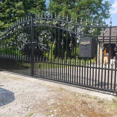 Huntingdon Gate