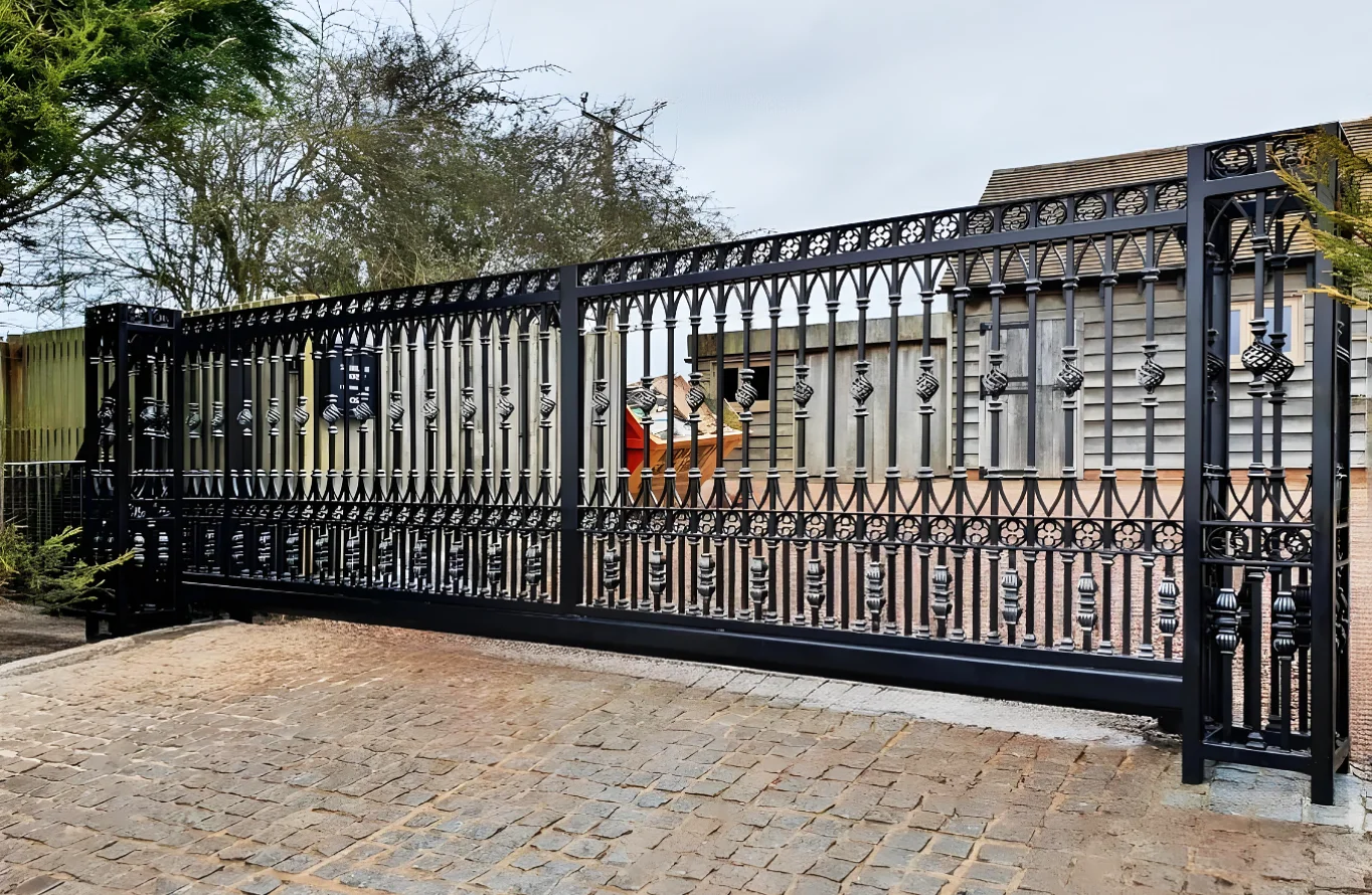 Radleigh - Estate Gate - Wrought Iron Gate