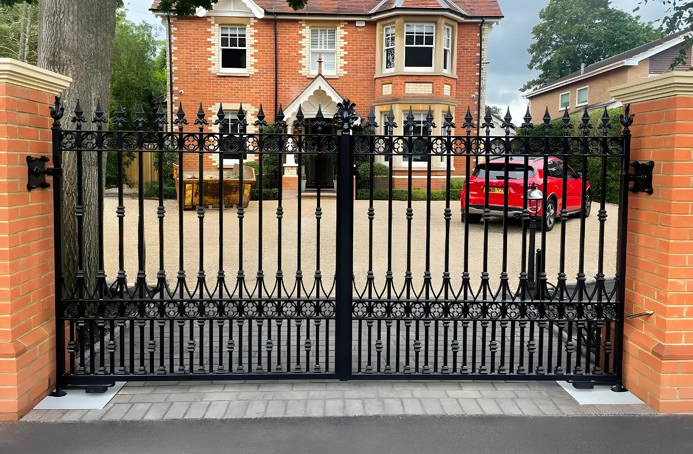 Radleigh - Estate Gate - Wrought Iron Gate