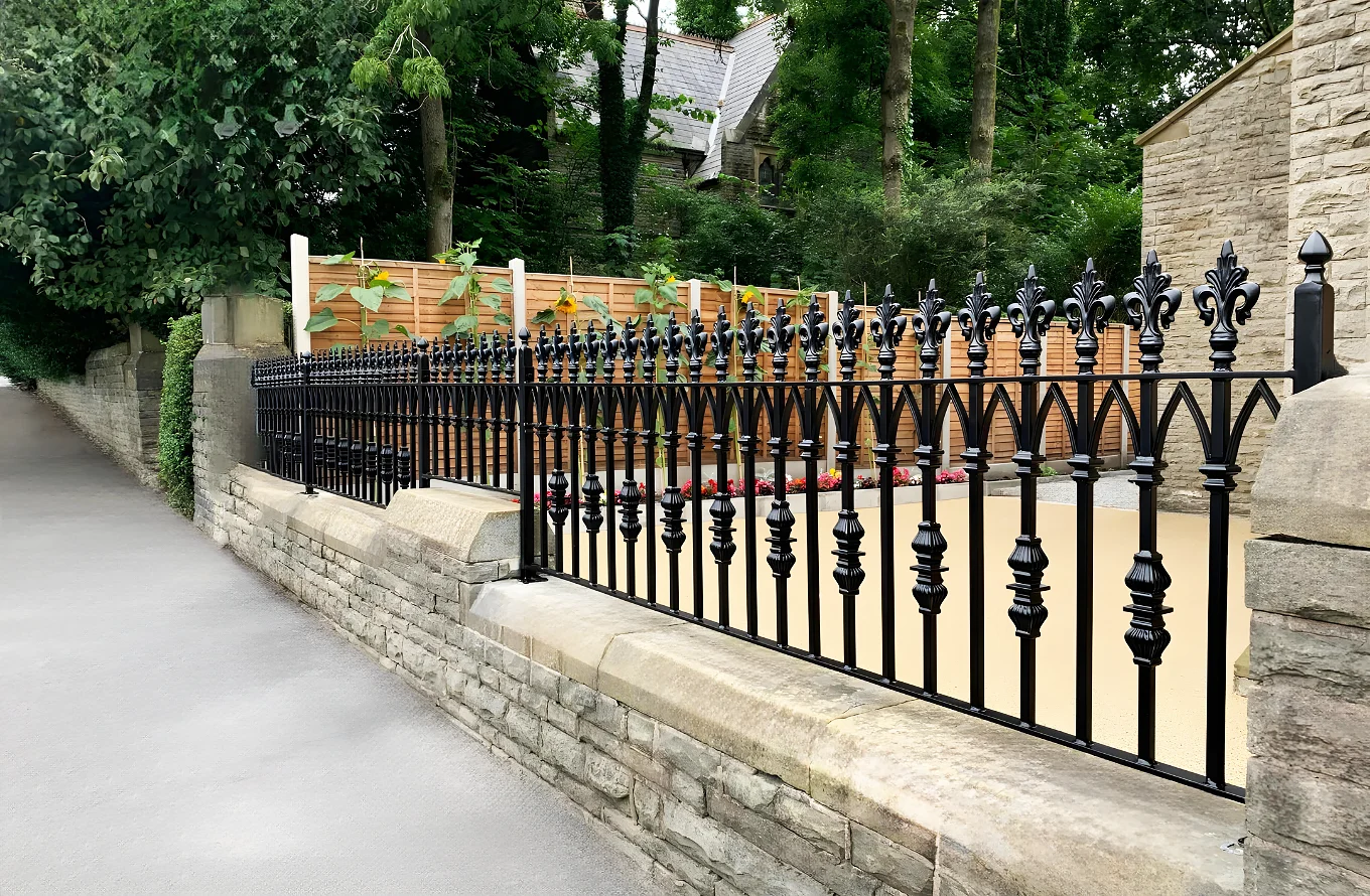 Radleigh - Estate Gate - Wrought Iron Railings