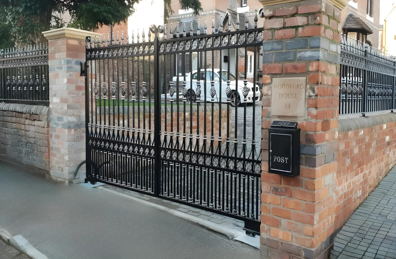 Radleigh - Estate Gate - Wrought Iron Gate