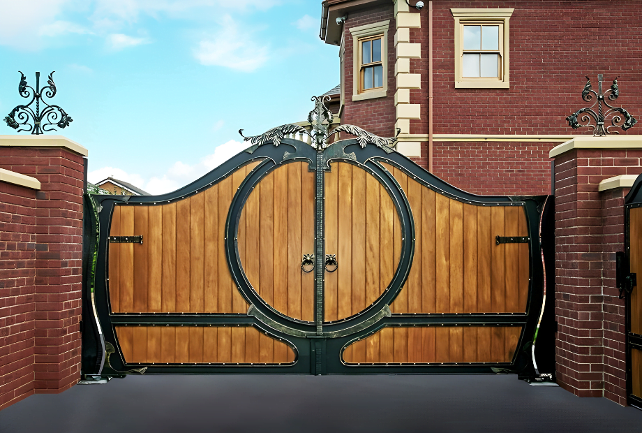 Icarus - Wood Gate - Privacy Gate