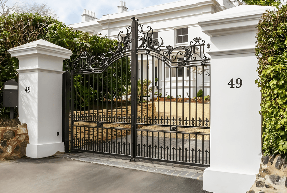 Medusa Gate - Contemporary Gate - Ultimate Collection Gate - Wrought Iron Gate
