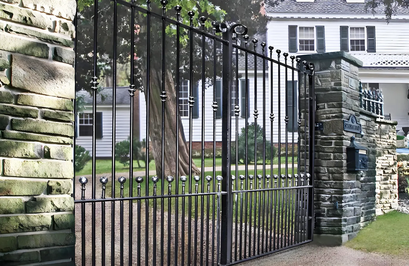 Warwick Gate - Traditional Gate - Estate Gate - Wrought Iron Gate - T12