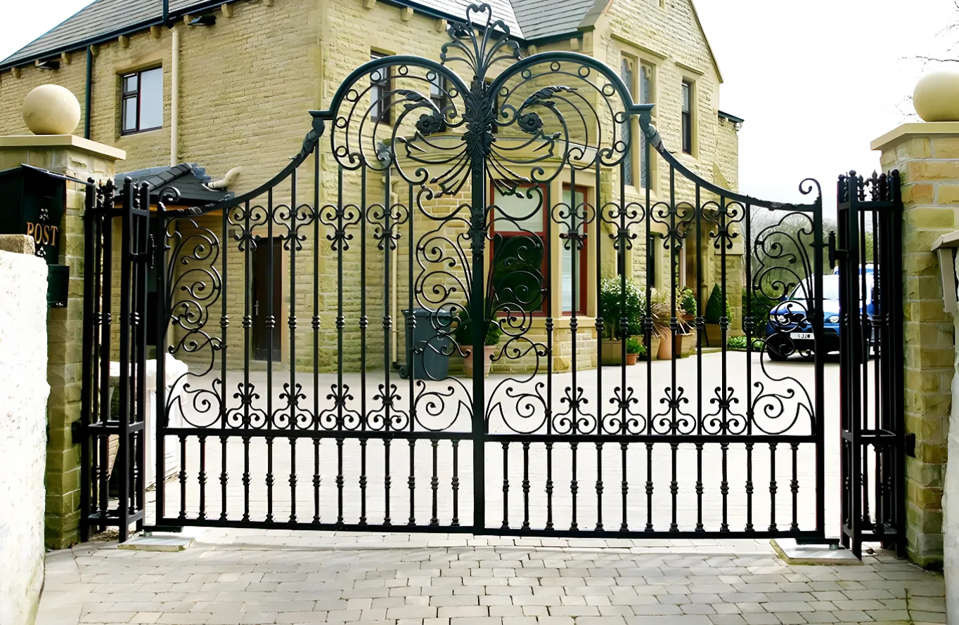 Blenheim Gate - Traditional Gate - Estate Gate - Wrought Iron Gate - T21