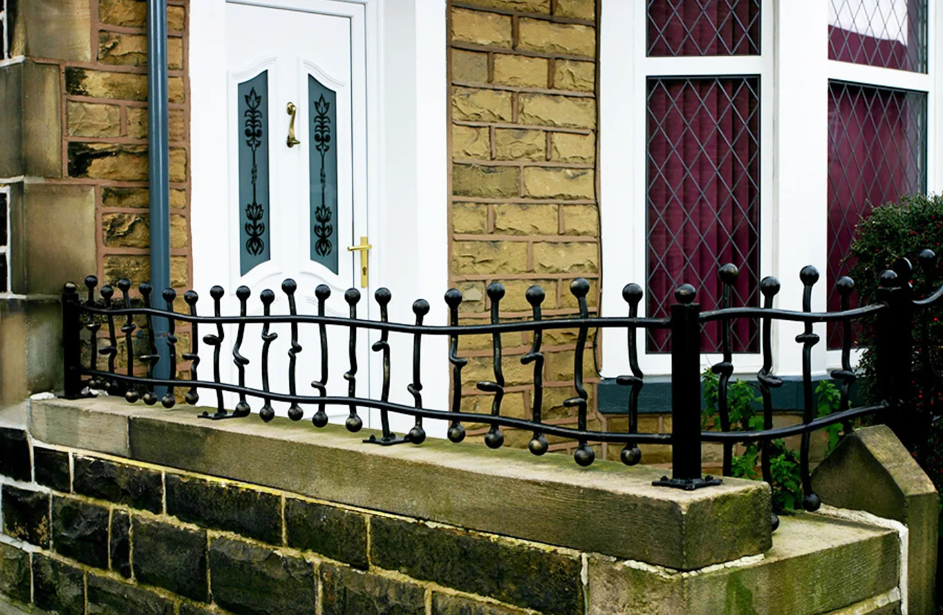 Wall Top and Garden Railings - Wrought Iron - WTR3