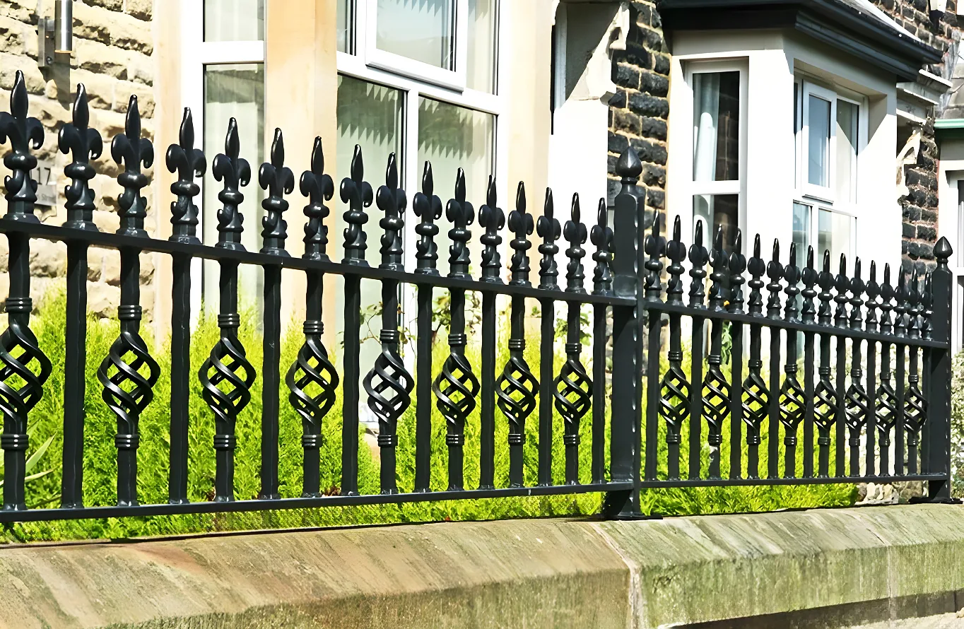 Wall Top and Garden Railings - Wrought Iron - WTR13