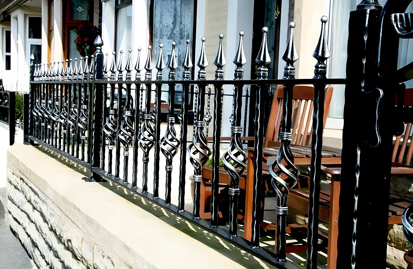 Wall Top and Garden Railings - Wrought Iron - WTR4